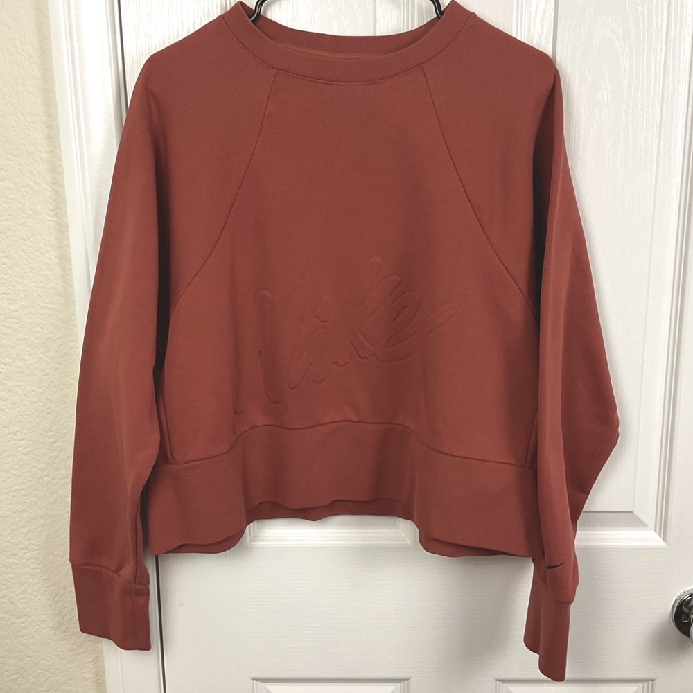 Pre-loved Women’s Orange Nike Get Fit Lux Embossed Cropped Sweatshirt, Size L